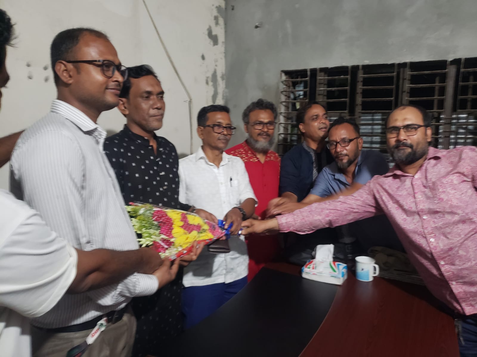 নড়িয়া প্রেসক্লাবের পক্ষ থেকে সাংবাদিক আব্দুল আজিজ শিশিরকে সংবর্ধনা
