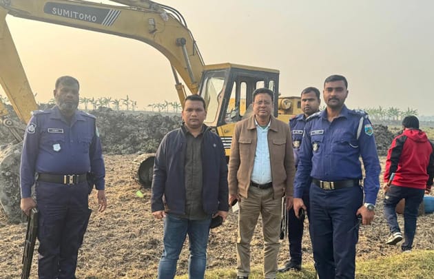 বাগমারায় পুকুর খননের বিরুদ্ধে প্রশাসনের কঠোর পদক্ষেপ
