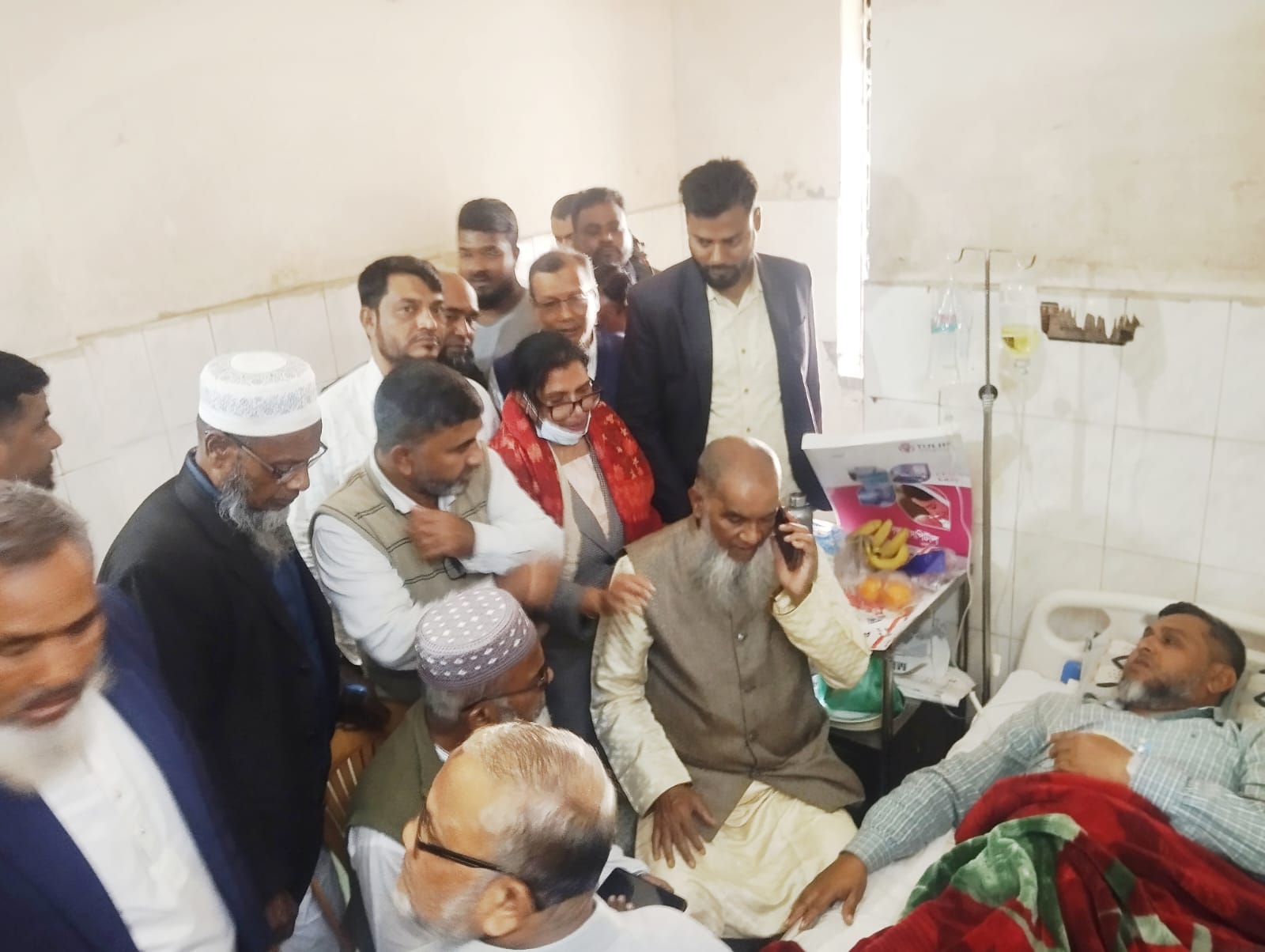 শরীয়তপুরে হামলার শিকার জিয়া মঞ্চ নেতাকে দেখতে গেলেন মিয়া শাহাবুদ্দিন বাচ্চু